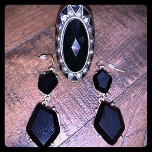 Black & Gold Costume Ring & Earrings Bundle